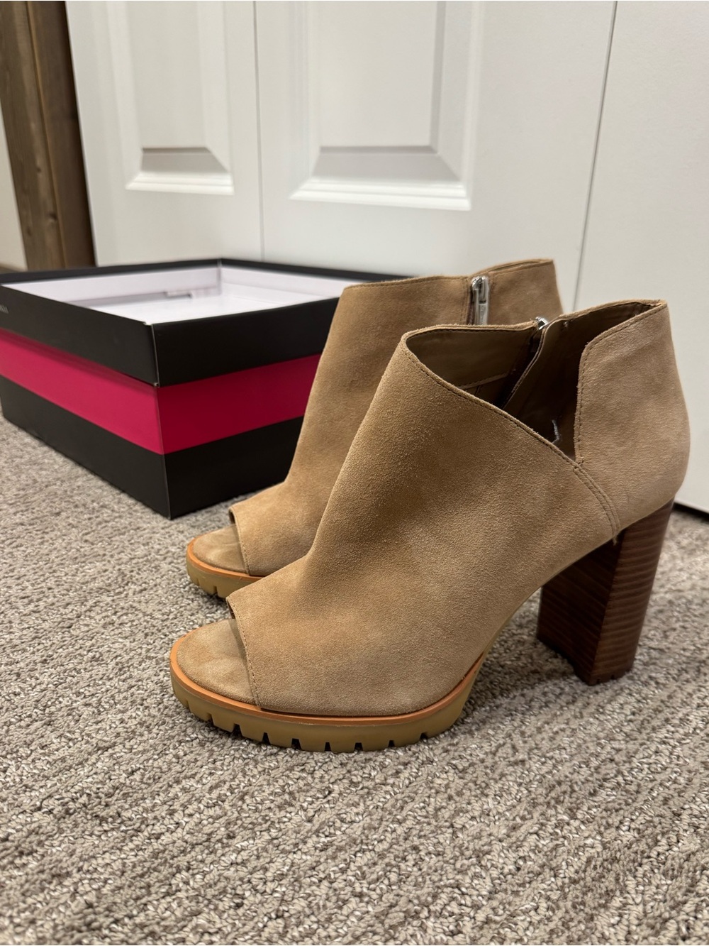 Vince Comuto Peep Toe Booties